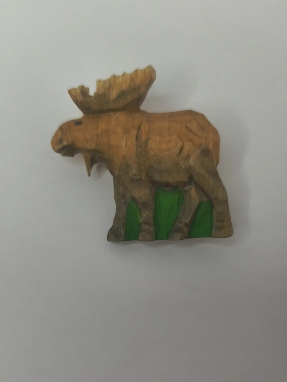 Vintage Alaska Wood Carved Wooden Moose Kipmik Products Anchorage Lapel Pin